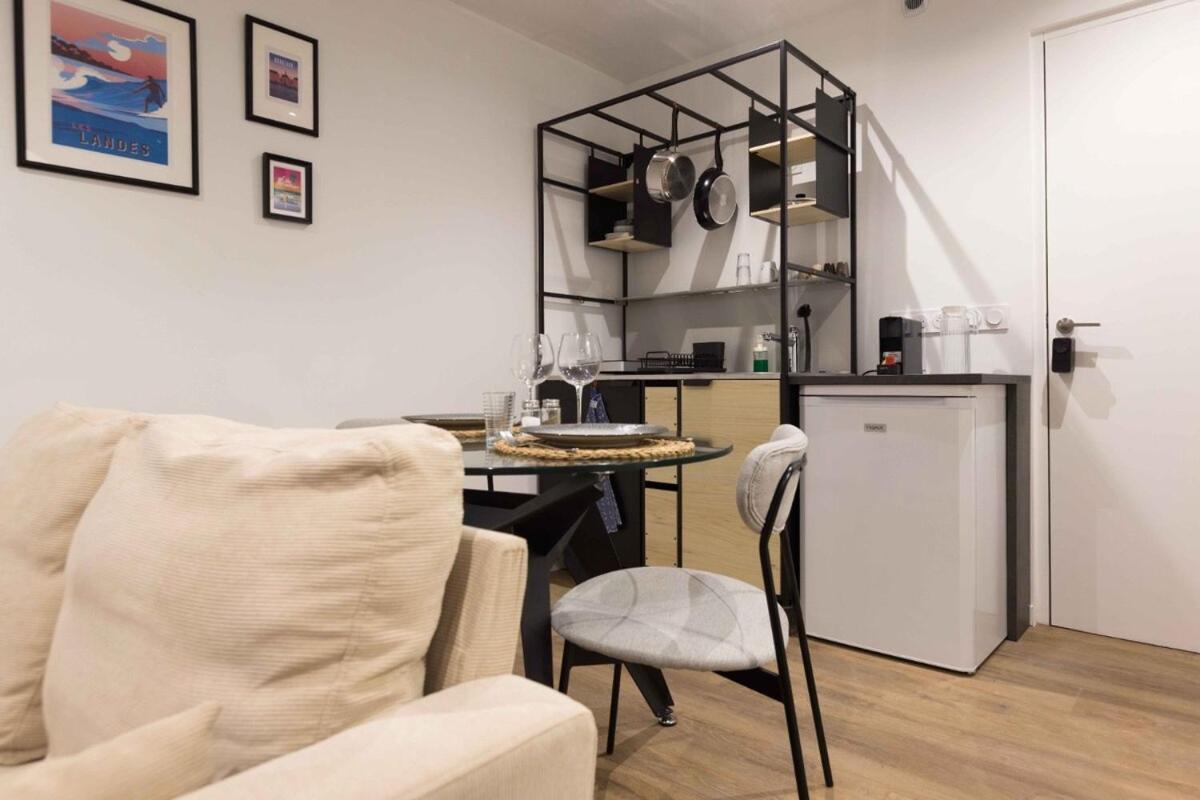 Guestroom Cosy In Apartment Arcueil